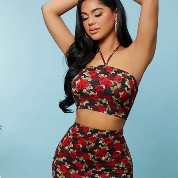 Outfit. 💕 New Halter Floral Rose Design Top With Bodycon Skirt Set - Picture 2 of 6